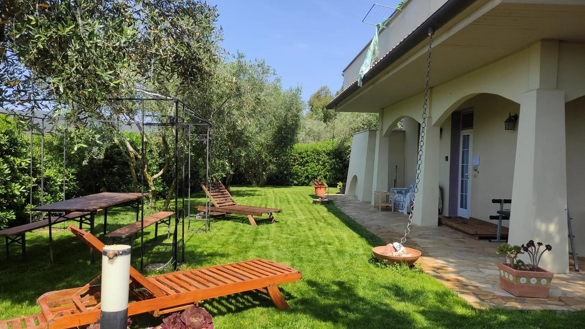 Apartment Appartamenti In Villa Castiglione della Pescaia Italy